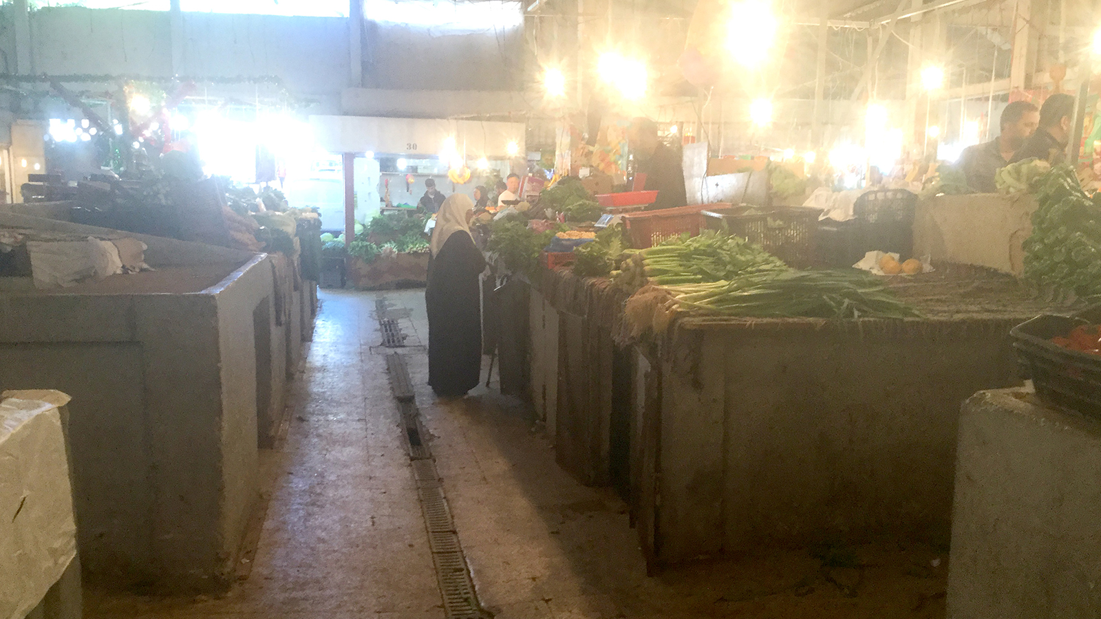 ‪سوق علي ملاح وسط الجزائر‬  (الجزيرة)