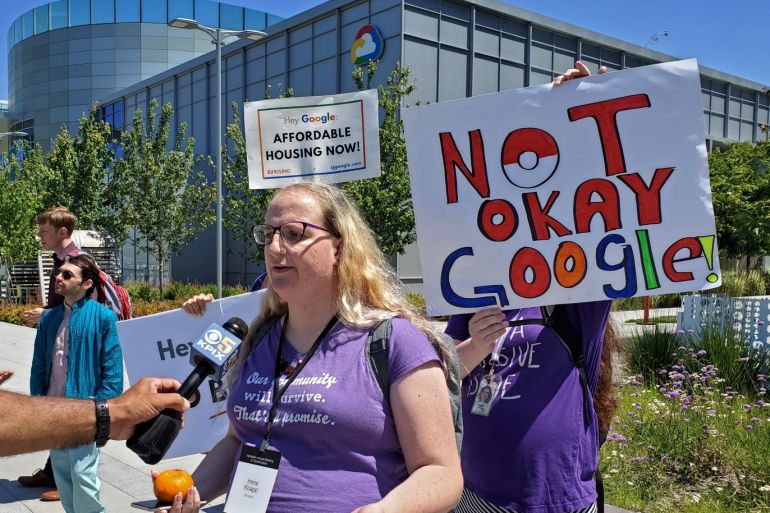 Google software engineer Irene Knapp speaks during a rally after an annual shareholder meeting outside of the Google Cloud computing unit's headquarters in Sunnyvale, California, U.S., June 19, 2019. REUTERS/Paresh Dave