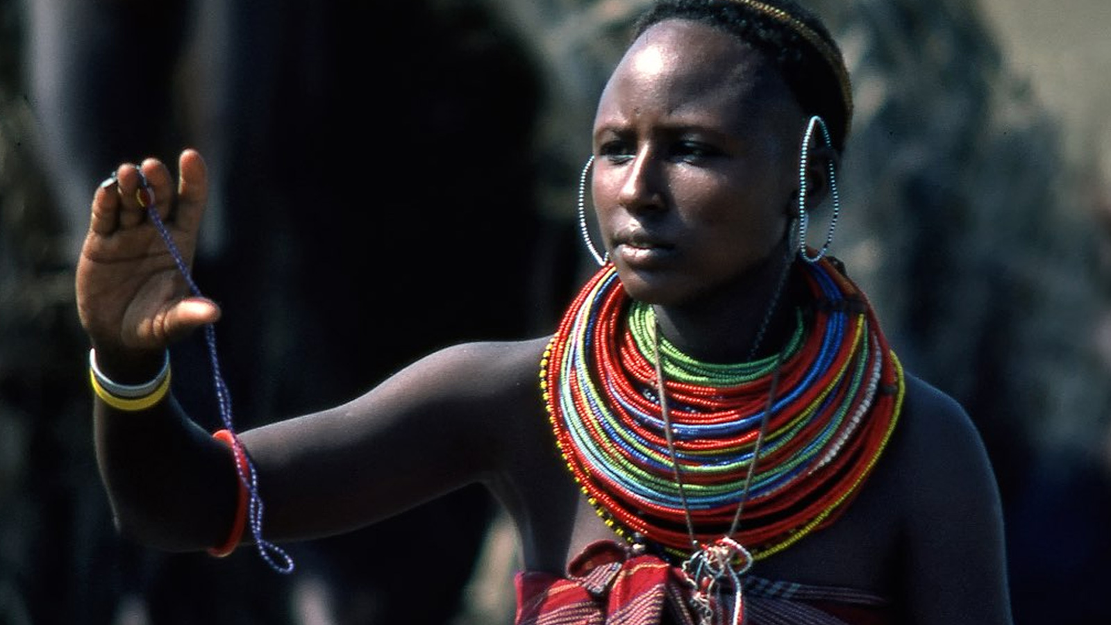 ‪قبيلة المولو تعيش في كينيا‬ (الصحافة الروسية)