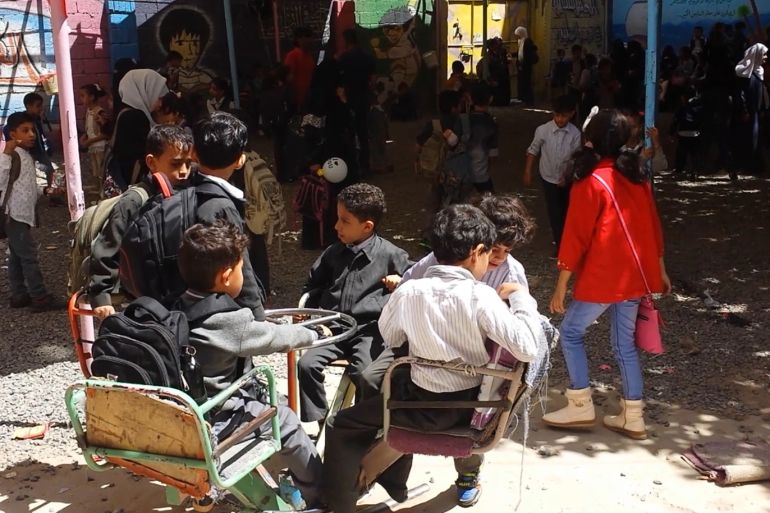أطفال في احد المراكز الصيفية "مدرسة خاصة " شارع هايل - بصنعاء
