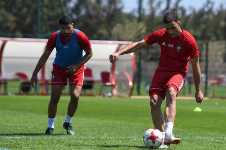 عبد الرزاق حمد الله خلال تدريبات منتخب المغرب (صورة من صفحة اتحاد الكرة المغربي بالفيسبوك)