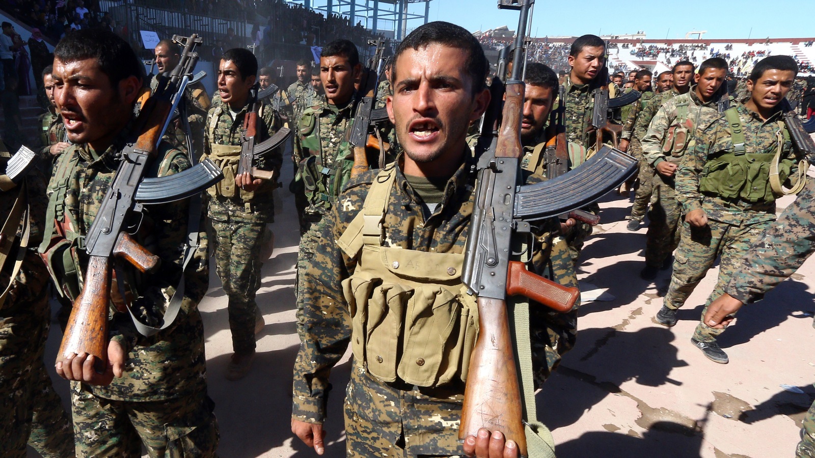 ‪الوحدات الكردية تسيطر على مساحات واسعة شرق سوريا وسط اتهامات بالاستبداد‬ (رويترز)