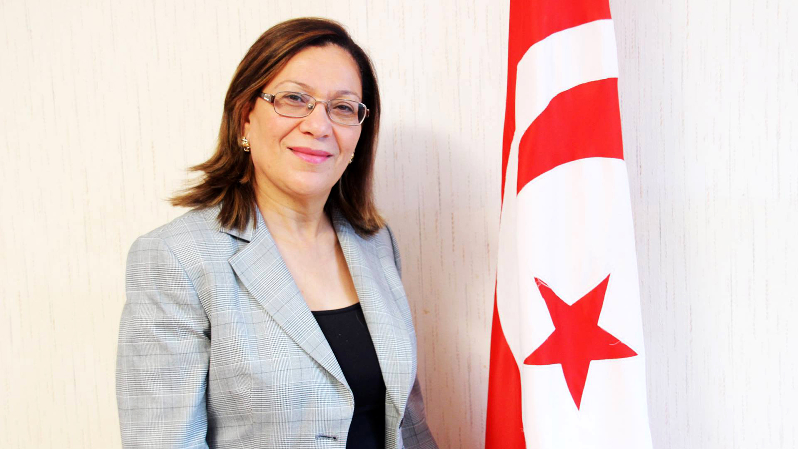 ‪التونسية كلثوم كنو أول امرأة تونسية تترشح لمنصب رئيس الجمهورية سنة 2014‬ (مواقع التواصل)