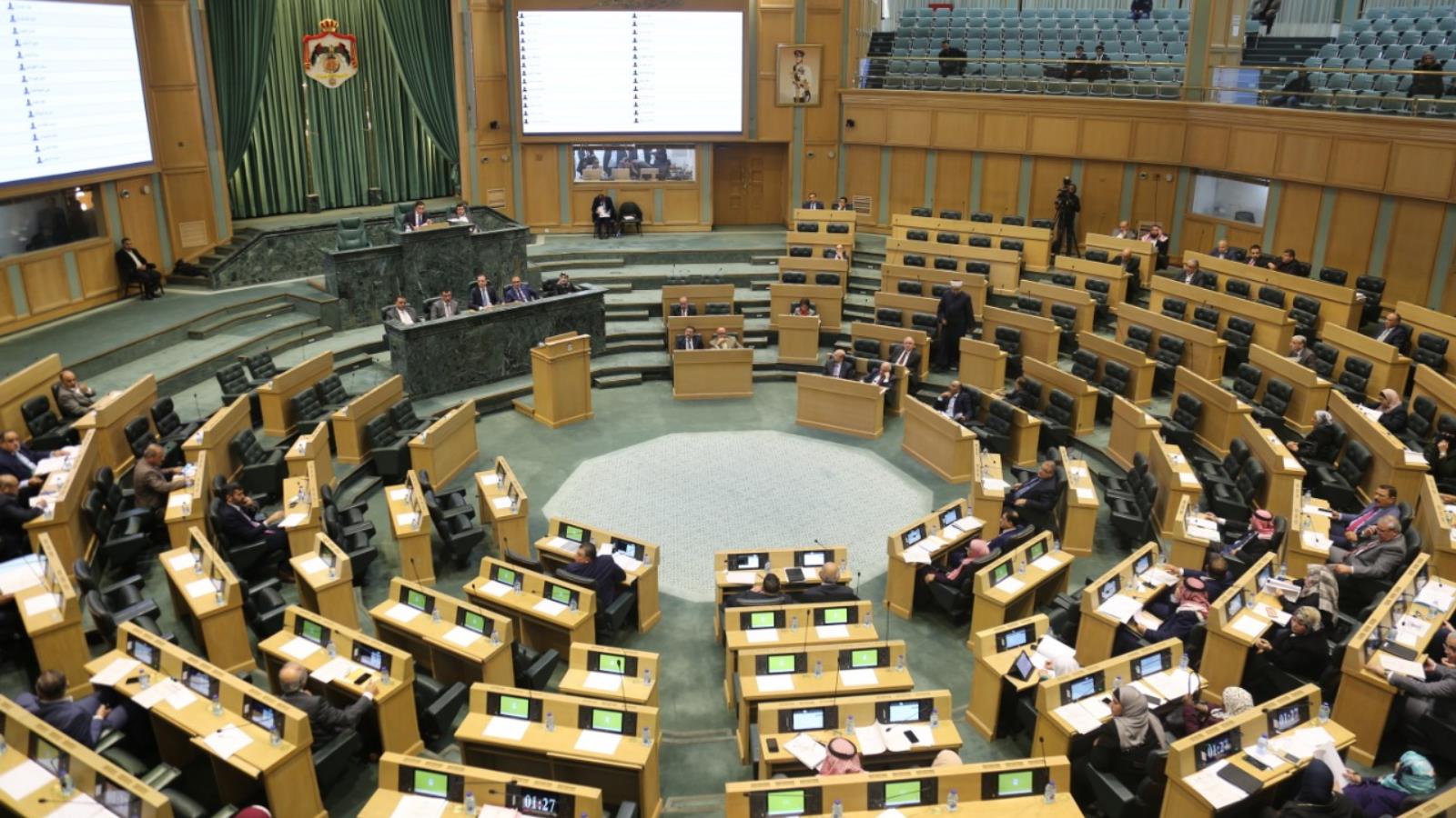 مجلس النواب سيبدأ بمناقشة القانون في دورة استثنائية خلال الشهر الجاري (الجزيرة)