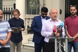 المعارضة البحرانية في بريطانيا عقد مؤتمر صحفي أمام سفارة البحرين في لندن،