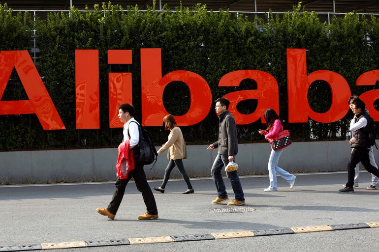 epa07331780 (FILE) - A file photo dated 17 March 2014 showing people walking in the headquarters campus of Alibaba Group, mother company of Chinese e-commerce giants Taobao and Tmall, in Hangzhou, Zhejiang province, China  (reissued 30 January 2019). Alibaba ist to release their 4th quarter 2018 results on 30 January 2019.  EPA-EFE/CRAB HU