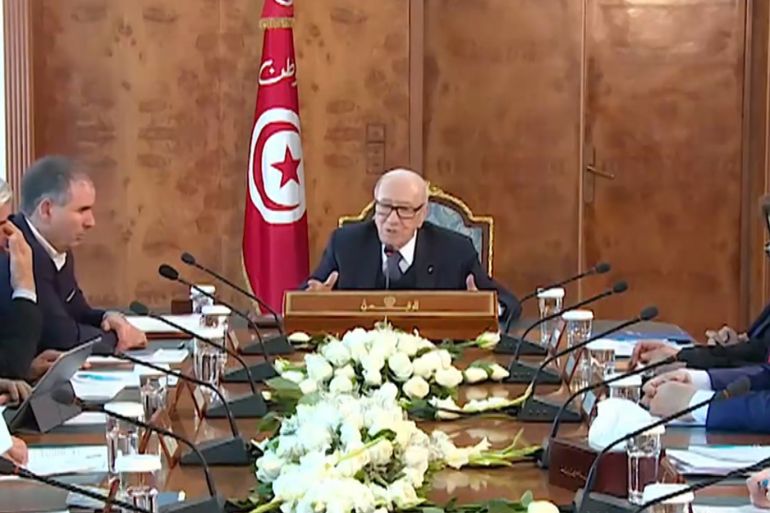 تضارب بشأن موقف الرئيس التونسي من تعديلات القانون الانتخابي