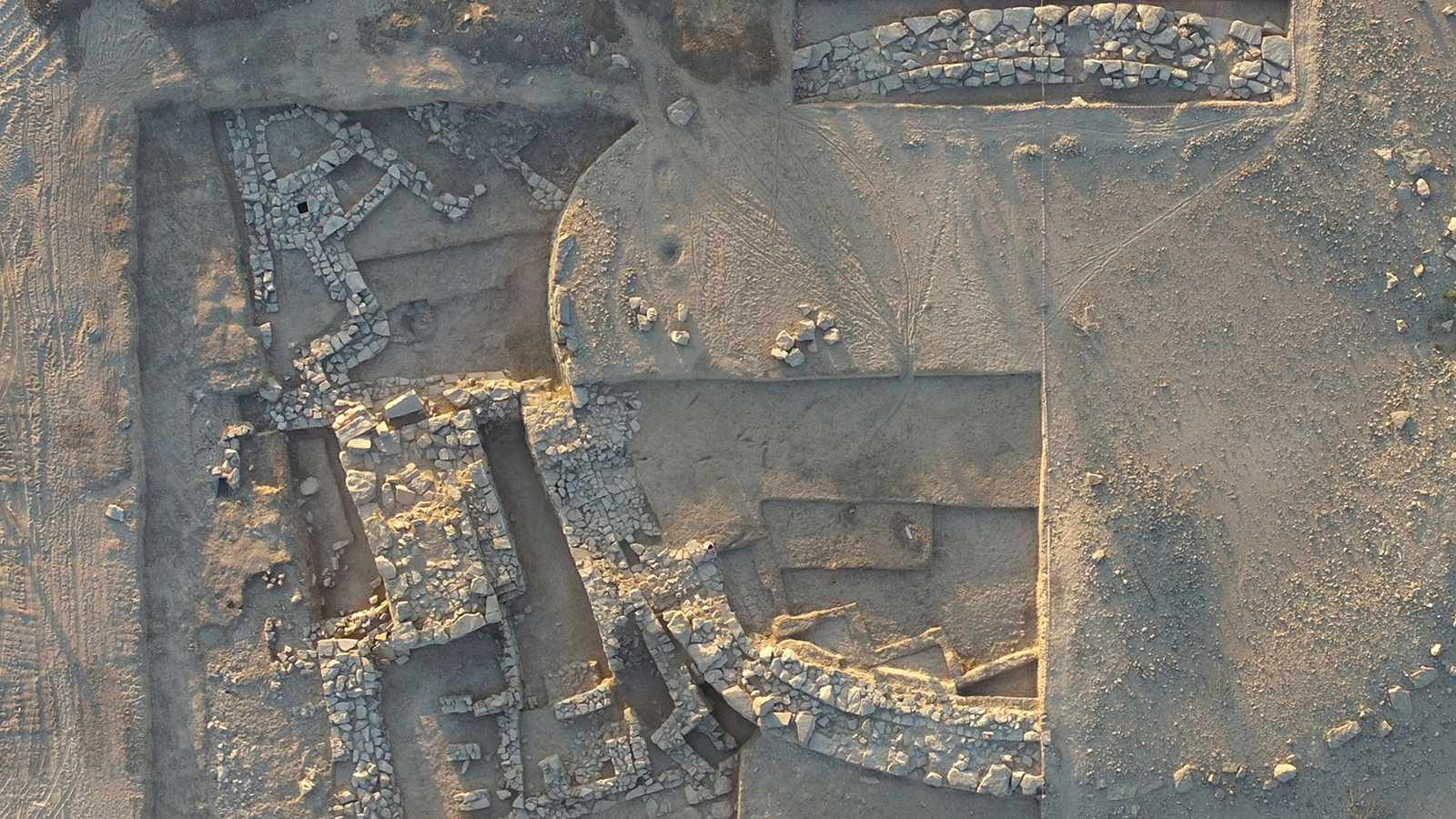 أحد المواقع الأثرية في سلوت بولاية بهلاء(وزارة التراث العمانية)