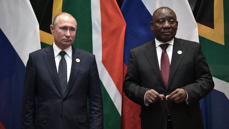Russia's President Vladimir Putin (L) and South Africa's President Cyril Ramaphosa attend a signing ceremony on the sidelines of the BRICS summit in Johannesburg, South Africa July 26, 2018. Sputnik/Alexei Nikolsky/Kremlin via REUTERS ATTENTION EDITORS - THIS IMAGE WAS PROVIDED BY A THIRD PARTY.