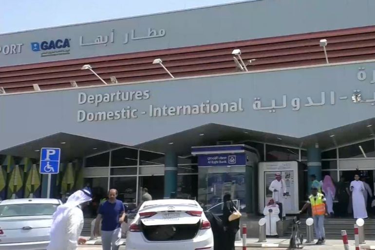 جرحى بهجوم للحوثيين على مطار أبها في السعودية