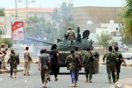 انقلاب على شرعية اليمن ومدرعات سعودية تغادر القصر الرئاسي