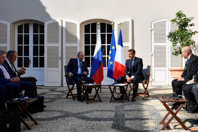 French President Emmanuel Macron meets with Russia's President Vladimir Putin, at his summer retreat of the Bregancon fortress on the Mediterranean coast, near the village of Bormes-les-Mimosas, southern France, on August 19, 2019. Gerard Julien/Pool via REUTERS