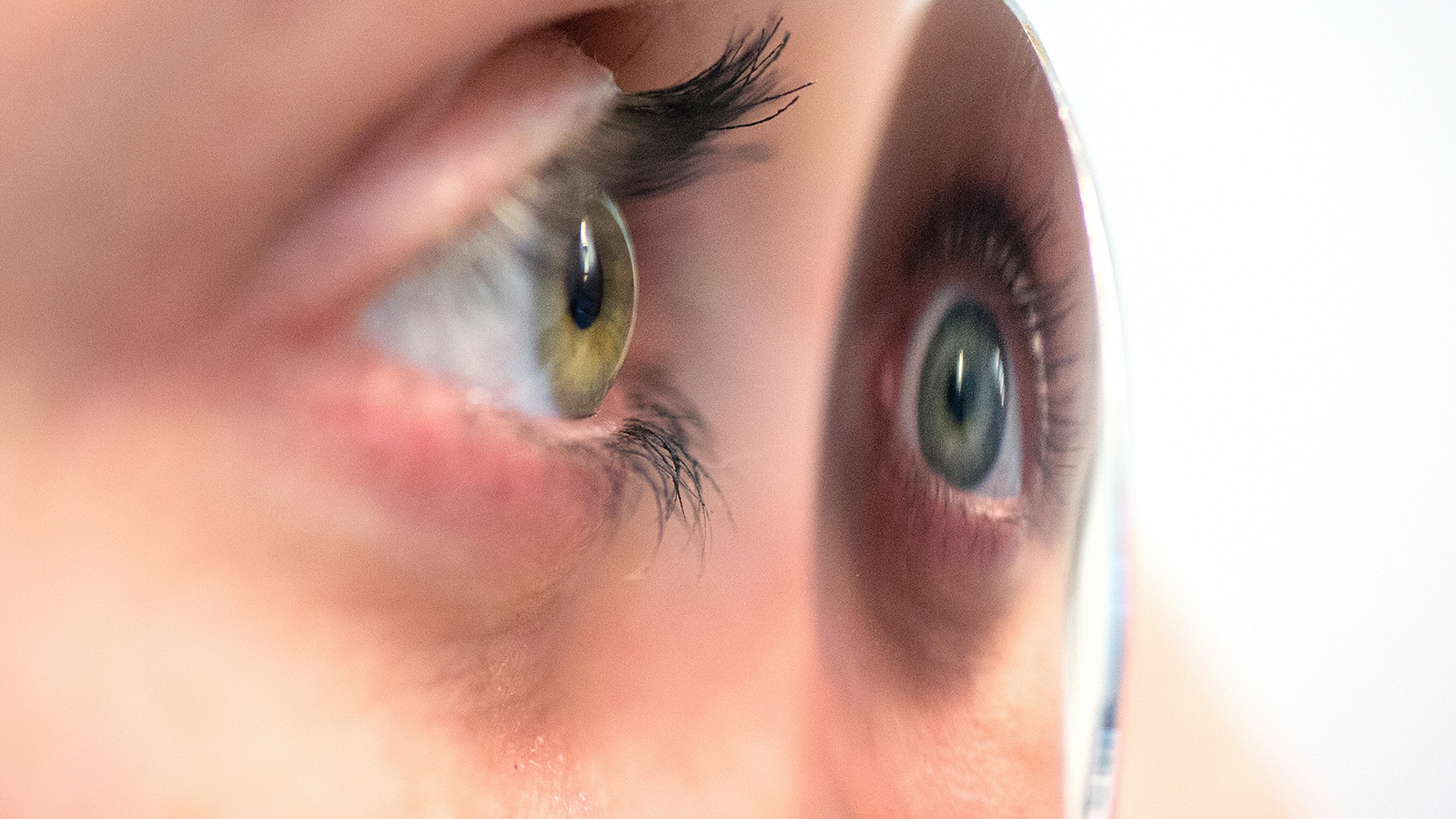 ‪نزيف شبكية العين قد يكون مقلقا ومتكررا لدى المصابين بارتفاع ضغط الدم أو السكري‬ (الأوروبية)