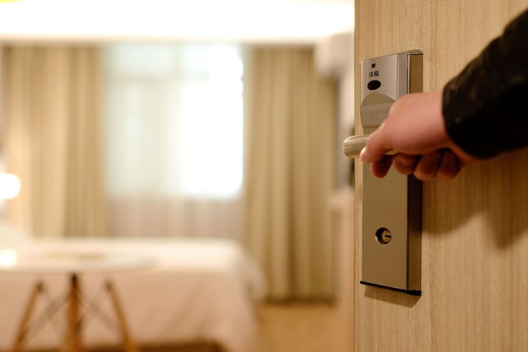 إليك أهم الأشياء التي ينبغي عليك القيام به قبل مغادرة غرفتك في الفندق من بيكسابي