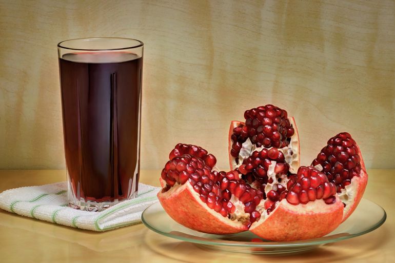 pomegranate juice عصير رمان، من بيكسابي