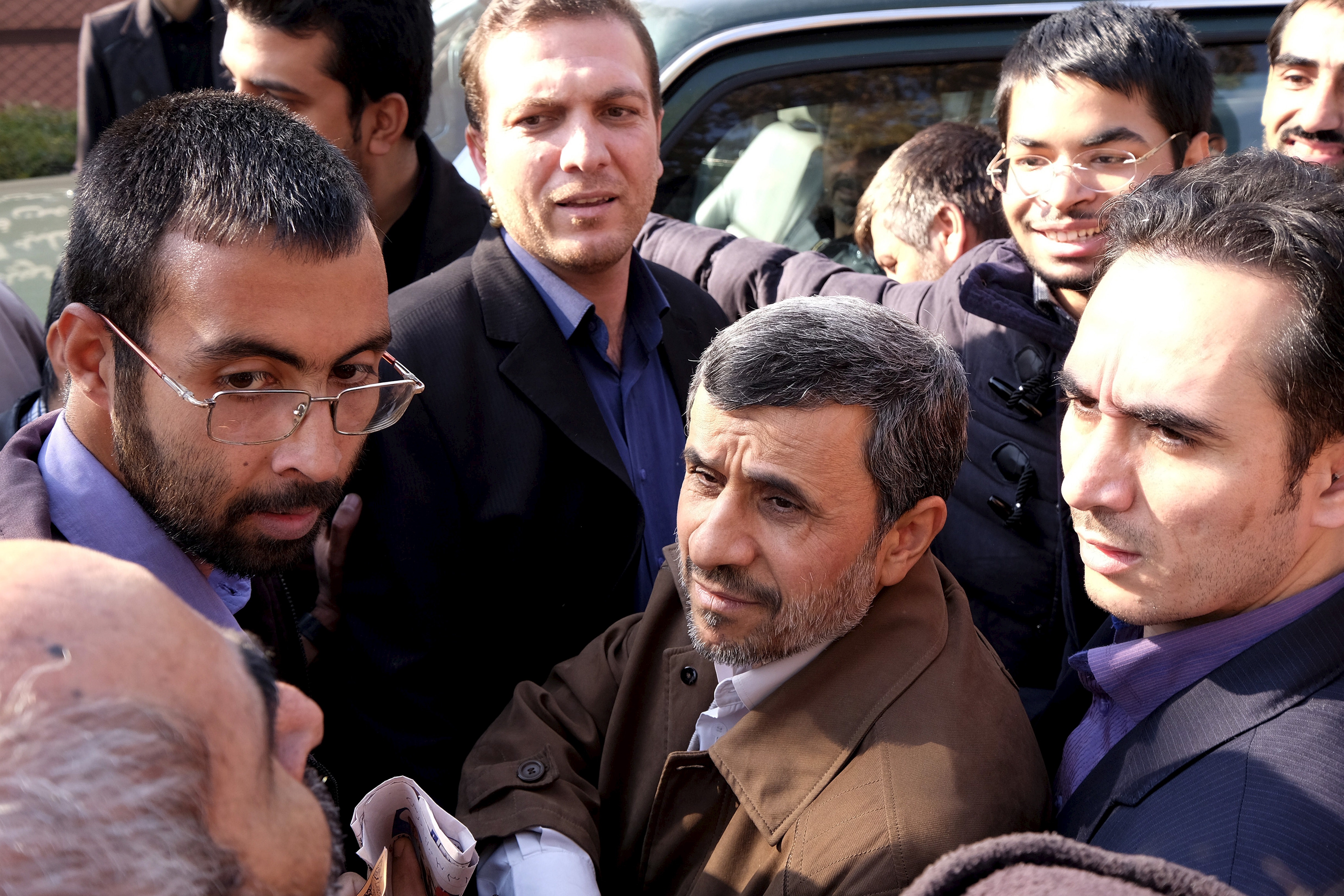 عودة قوية محتملة لأحمدي نجاد وتياره الربيعي (رويترز)