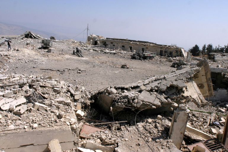 معتقل الخيام بعد تدميره بغارات جوية اسرائيلية في حرب تموز 2006 - ارشيف- عفيف دياب.