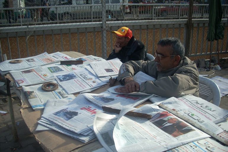 أبو قاسم أقدم بائع صحفي في بغداد (الجزيرة نت)