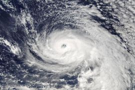 Said سعيد - ناسا/ اجتاح إعصار" نيكول" منطقة برمودا يوم 12 أكتوبر/تشرين الأول 2016 – متاح الاستخدام - كيف تؤثر الأعاصير في أعماق المحيطات؟