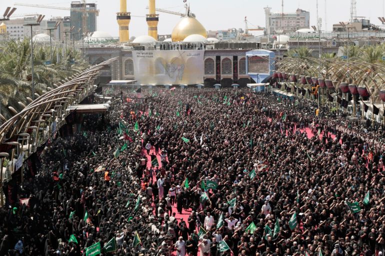 Shi'ite pilgrims gather during the religious festival of Ashura in the holy city of Kerbala, Iraq September 10, 2019. REUTERS/Thaier Al-Sudani