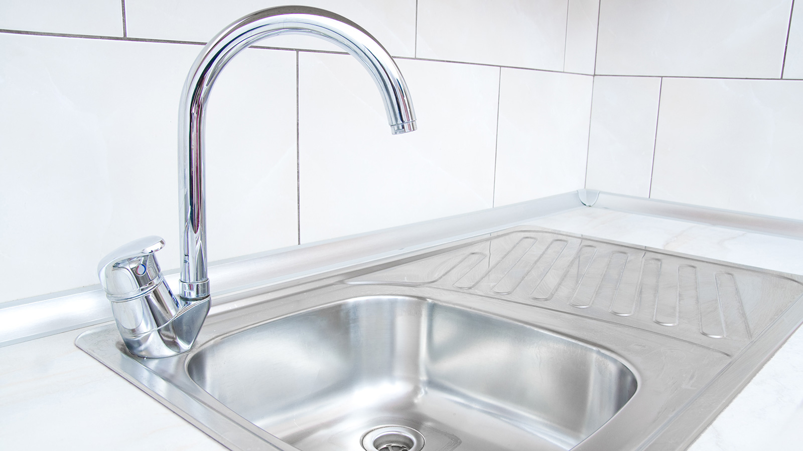 ‪أحواض المطبخ تحتوي على بكتيريا برازية أكثر من حوض المرحاض‬ (غيتي)