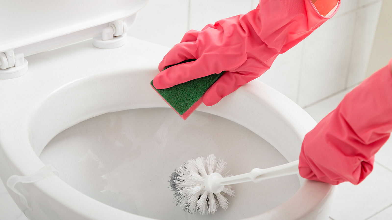 ‪من المهم التركيز على تنظيف مناطق معينة من المنزل في أوقات محددة‬ (غيتي)