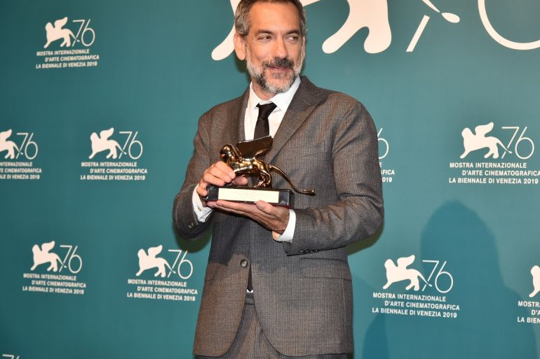 VENICE, ITALY - SEPTEMBER 07: Todd Phillips poses with the Golden Lion for Best Film Award for ‘Joker’ at the Winners Photocall during the 76th Venice Film Festival at Sala Grande on September 07, 2019 in Venice, Italy. (Photo by Theo Wargo/Getty Images)