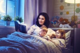 آباء مشغولون للغاية ماذا فقد أطفالنا بغياب قصة قبل النوم(مواقع التواصل)