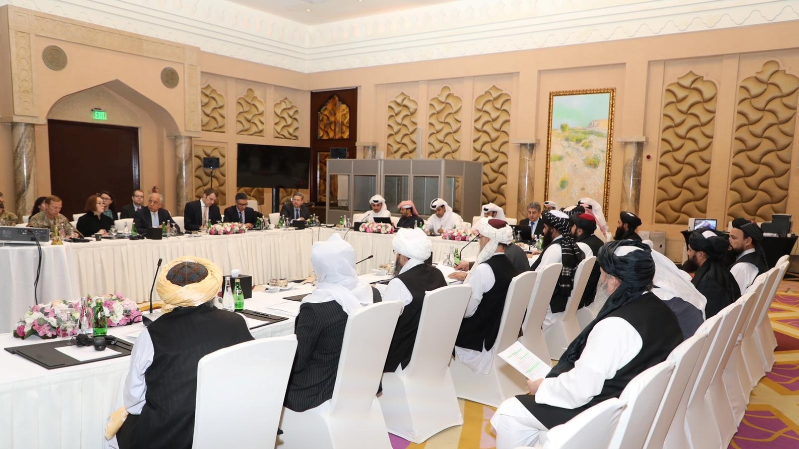 ‪إحدى جلسات التفاوض بين طالبان والولايات المتحدة في الدوحة‬ (رويترز-أرشيف)