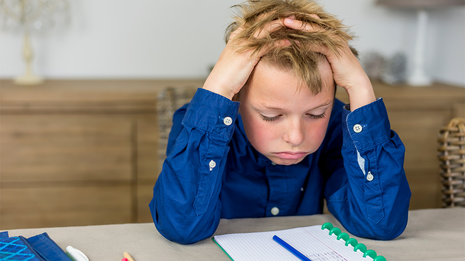 ‪دراسة تظهر أن 60% من الأولاد في سن الـ15 يشعرون بأن الواجبات المدرسية عبء عليهم‬ (غيتي)