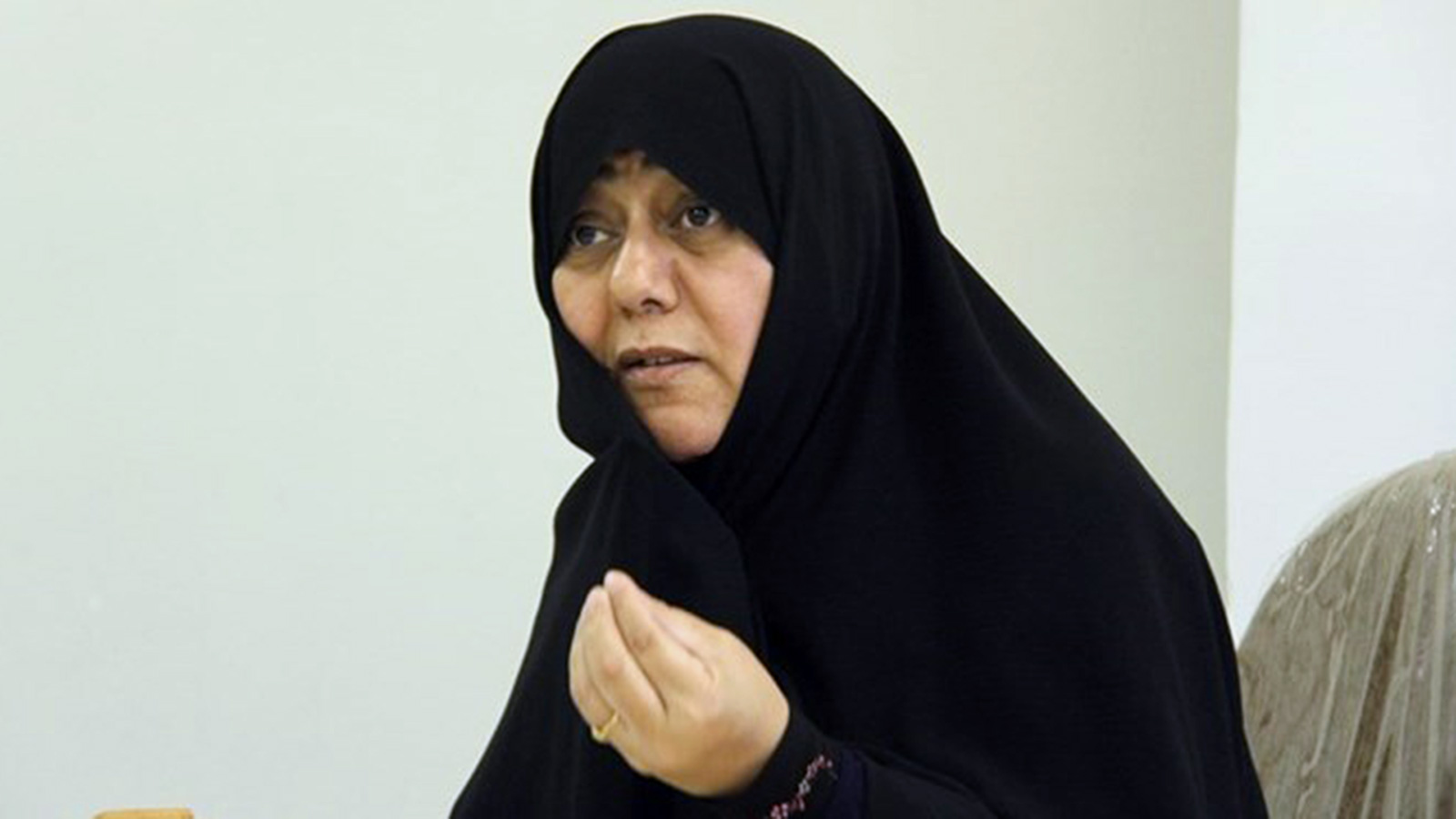 ‪فرشتة روح أفزا اعتبرت أن الزواج في إيران دخل مرحلة الأزمة‬ (الصحافة الإيرانية)