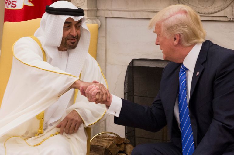 epa05966690 U.S. President Donald J. Trump (R) poses for photographs with Crown Prince Muhammad bin Zayid Al Nuhyan of Abu Dhabi at the White House in Washington, DC, USA, 15 May 2017. EPA/Chris Kleponis / POOL