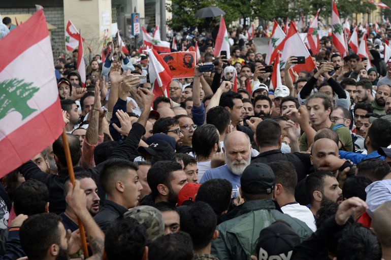 تعرّف كيف تفاعل المحتجون مع الخطاب الأول للرئيس اللبناني