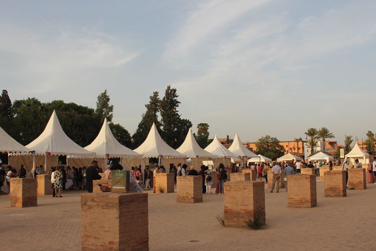 عبد الغني بلوط/تحولت ساحة الكتبية إلى محج لعشاق الكتاب وهواته /المغرب/ مراكش/ ساحة مسجد الكتبية