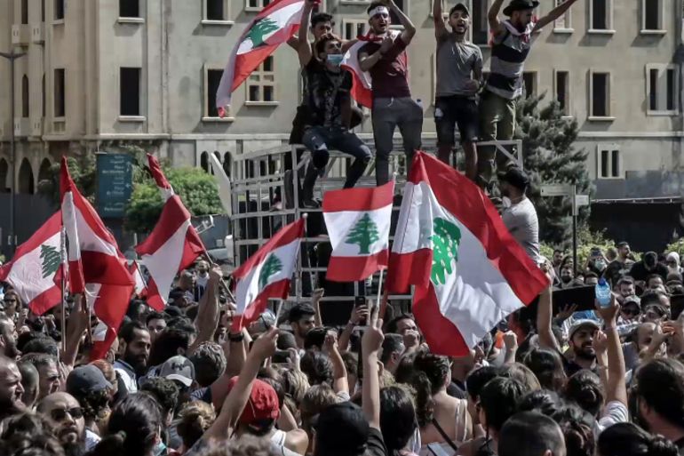لبنان.. رقعة المظاهرات تتسع والحريري يمهل الشركاء