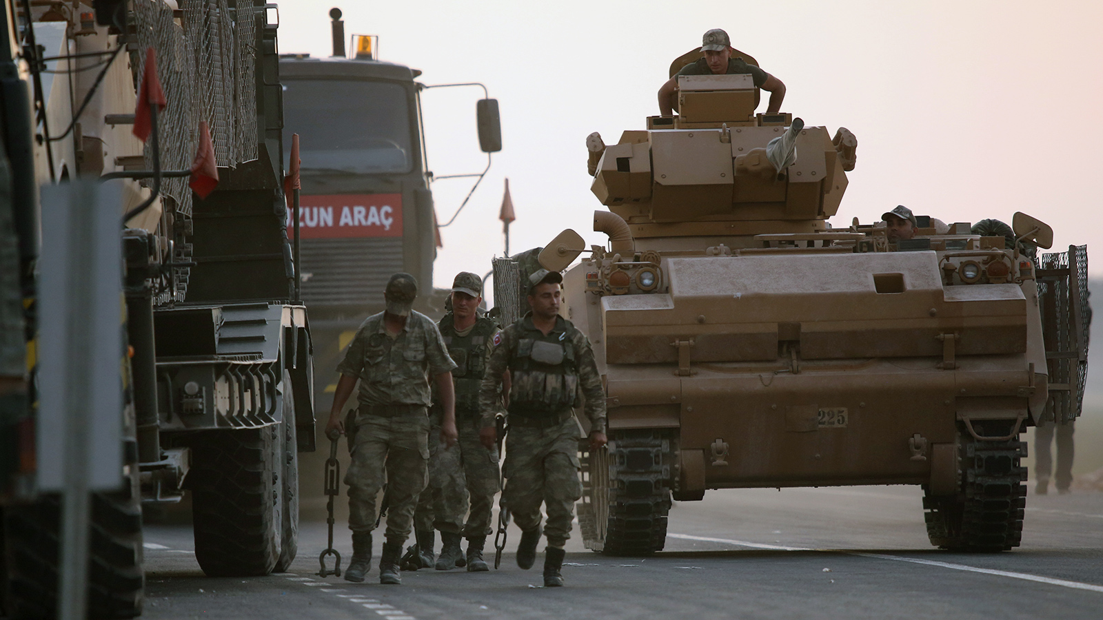 محللون: تركيا اعتقلت عددا كبيرا من عناصر تنظيم الدولة شمالي سوريا إثر عملية 