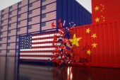 سفير الصين حث الشركات الأميركية والصينية الحريصة على توسيع تجارتيهما على الوقوف ضد خلق صراع بين البلدين (رويترز) 