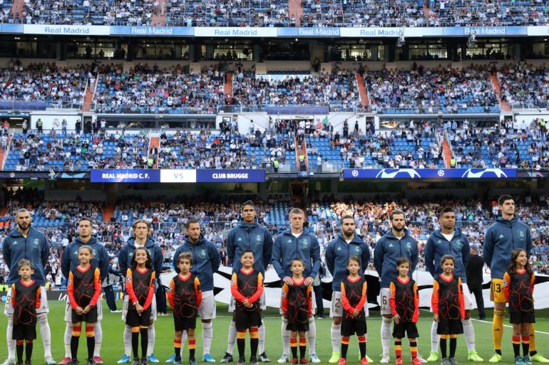MADRID, SPAIN - OCTOBER 01: General view inside the stadium as Real Madrid line up prior to the UEFA Champions League group A match between Real Madrid and Club Brugge KV at Bernabeu on October 01, 2019 in Madrid, Spain. (Photo by Gonzalo Arroyo Moreno/Getty Images)