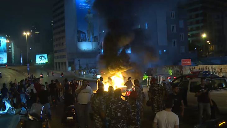 زيادة الضرائب أشعلت الشارع اللبناني غضبا