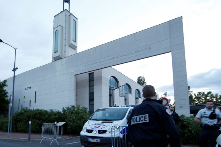 Police secure a mosque in Creteil near Paris France June 29 2017 after a man was arrested after trying to drive a car into a crowd in front of the mosque. REUTERS/Gonzalo Fuentes