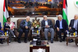 أجواء إيجابية تسود اجتماع رئيس لجنة الانتخابات الفلسطينية مع حماس والفصائل