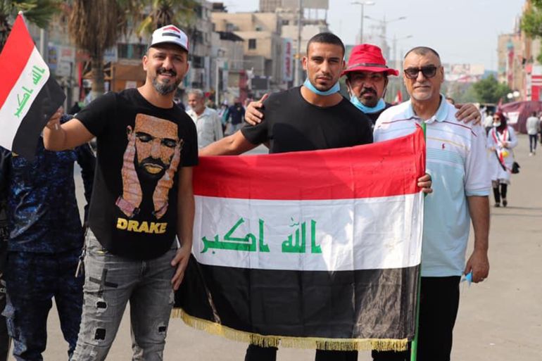 علي عدنان مع والده واشقائه دعموا التظاهرات بشكل كبير