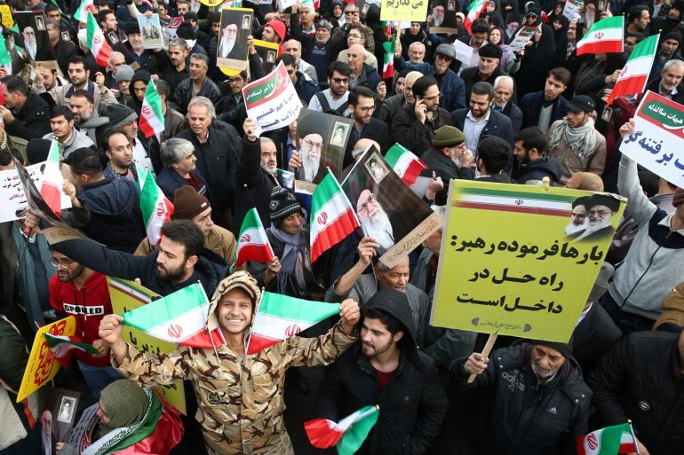Iranian pro-government protesters attend a demonstration in Tehran, Iran November 25, 2019. Nazanin Tabatabaee/WANA (West Asia News Agency) via REUTERS ATTENTION EDITORS - THIS IMAGE HAS BEEN SUPPLIED BY A THIRD PARTY