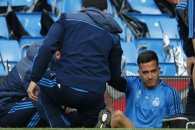 Football Soccer - Real Madrid Training - Etihad Stadium, Manchester, England - 25/4/16Real Madrid's Lucas Vazquez receives treatment during trainingAction Images via Reuters / Jason CairnduffLivepicEDITORIAL USE ONLY.