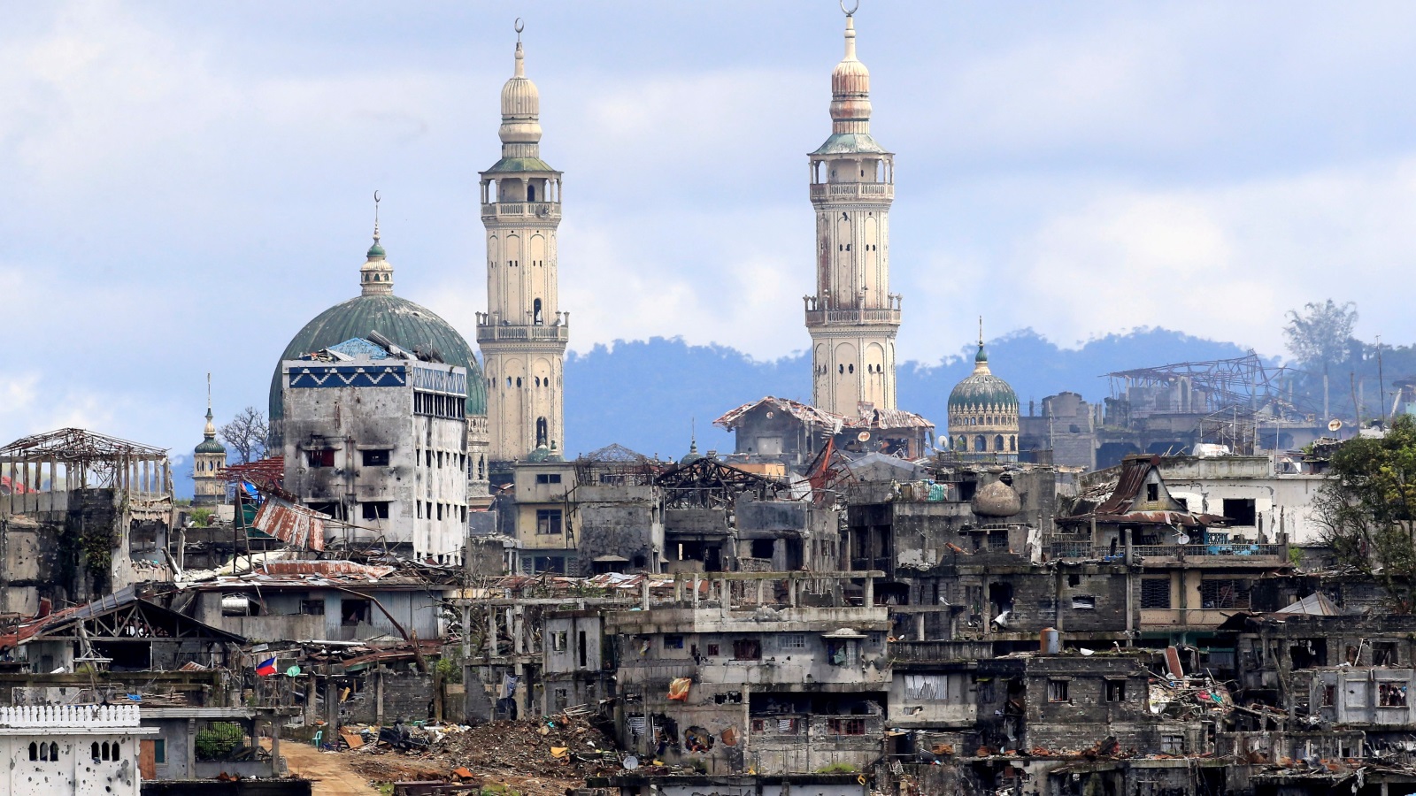 مدينة ماراوي الفلبينية دكت بالكامل بعد خمسة أشهر من القتال والقصف العشوائي (رويترز)