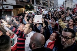 الأزمة لا تزال مستمرة.. إضراب مفتوح لمحطات المحروقات بلبنان