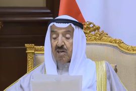 أمير الكويت يتوعد الفاسدين