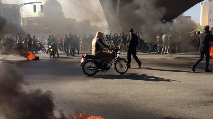 خامنئي يصف الاحتجاجات بأنها فعل أمني ضد طهران