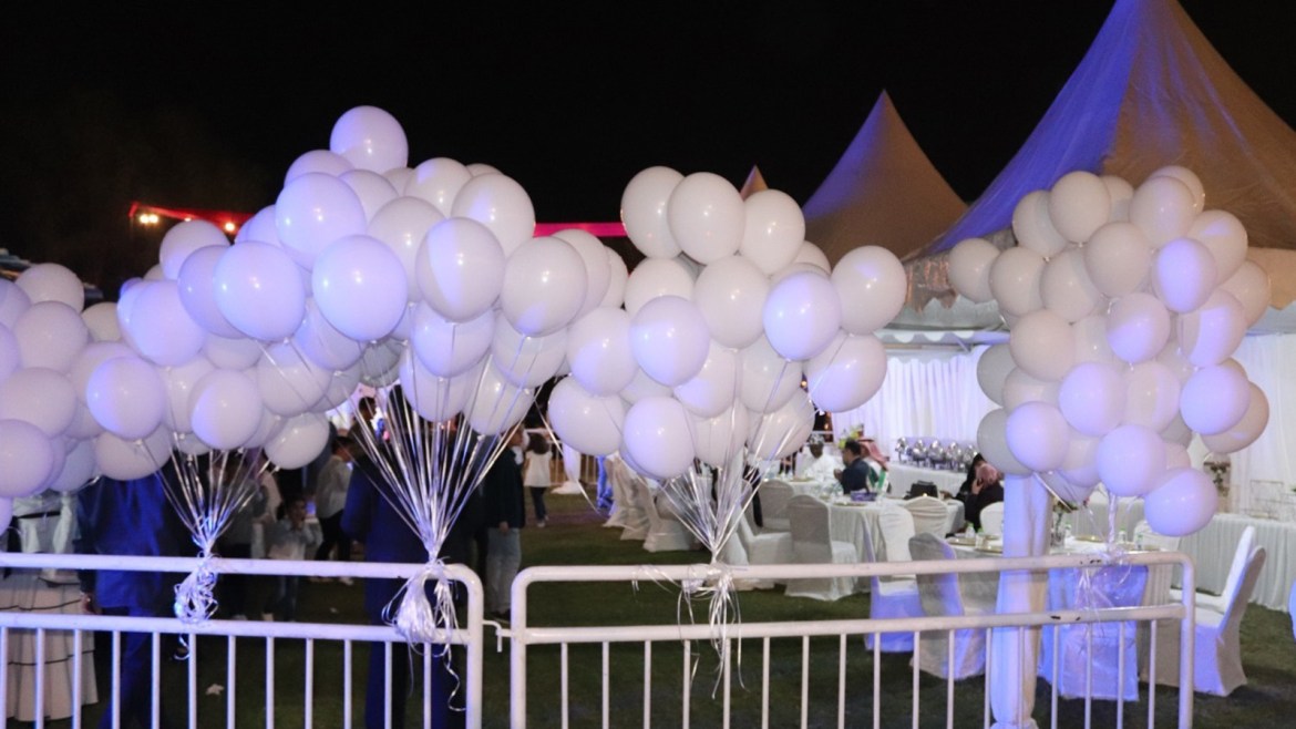 إطلاق بلونات بيضاء من أجل سلام سوريا في مهرجان شارع المأكولات