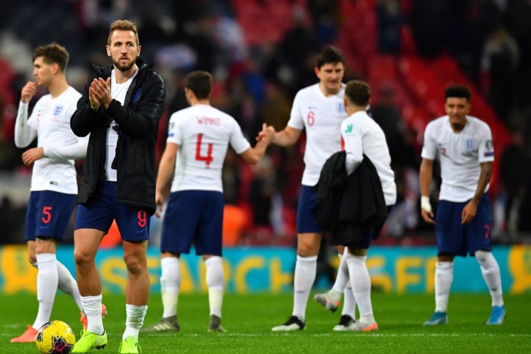 Soccer Football - Euro 2020 Qualifier - Group A - England v Montenegro - Wembley Stadium, London, Britain - November 14, 2019 England's Harry Kane applauds the fans after the match REUTERS/Dylan Martinez